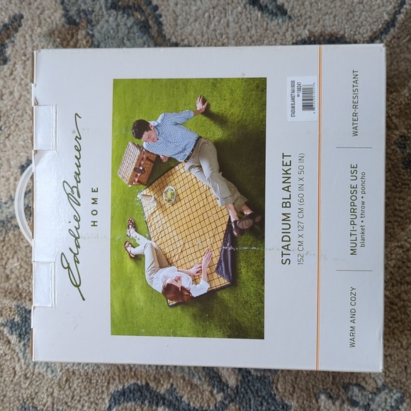 New Eddie Bauer Home Stadium Blanket - Picture 2 of 5
